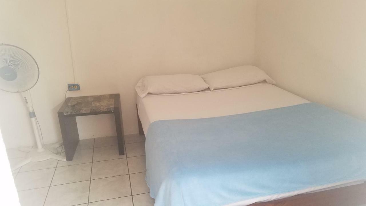 Luna International Hostel Estelí Екстериор снимка